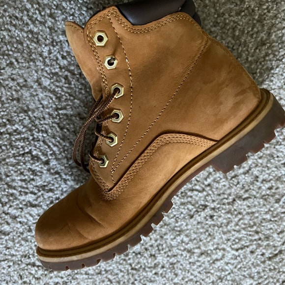 Timberlands - Picture 4 of 4